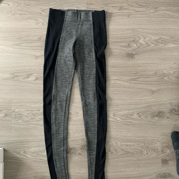 Maggie Ward Navy and Heather Grey Leggings - Picture 3 of 8